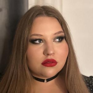 Я Лейла, 18, из Обнинска, ищу знакомство для приятного времяпровождения