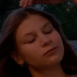 Я Анна, 18, из Санкт-Петербурга, ищу знакомство для общения