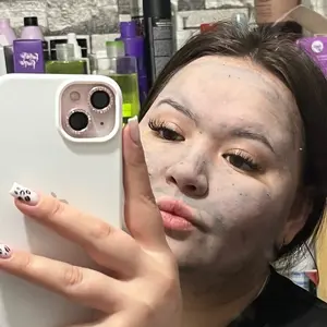 Арина из Казани, мне 18, познакомлюсь для общения