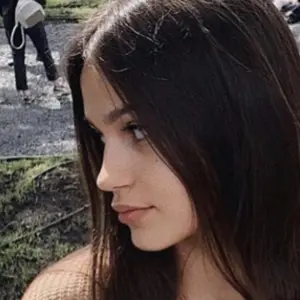 Emilia из Шостки, ищу на сайте виртуальный секс