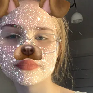 Я Карина, 19, из Москвы, ищу знакомство для открытые отношения