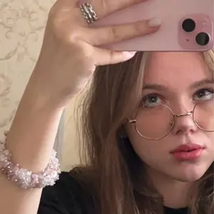 Я Настя, 18, из Люберец, ищу знакомство для постоянных отношений